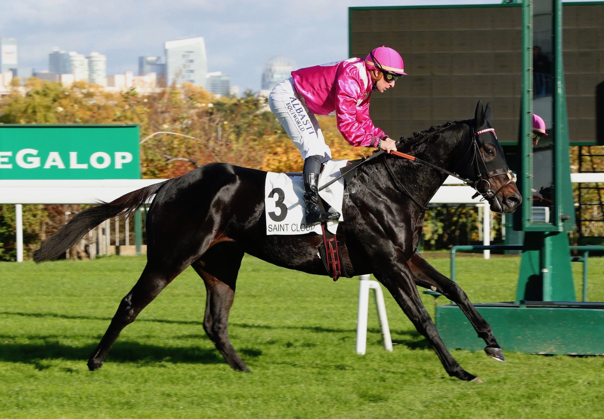 Aigle Vaillant (Wings Of Eagles) Wins At Saint Cloud