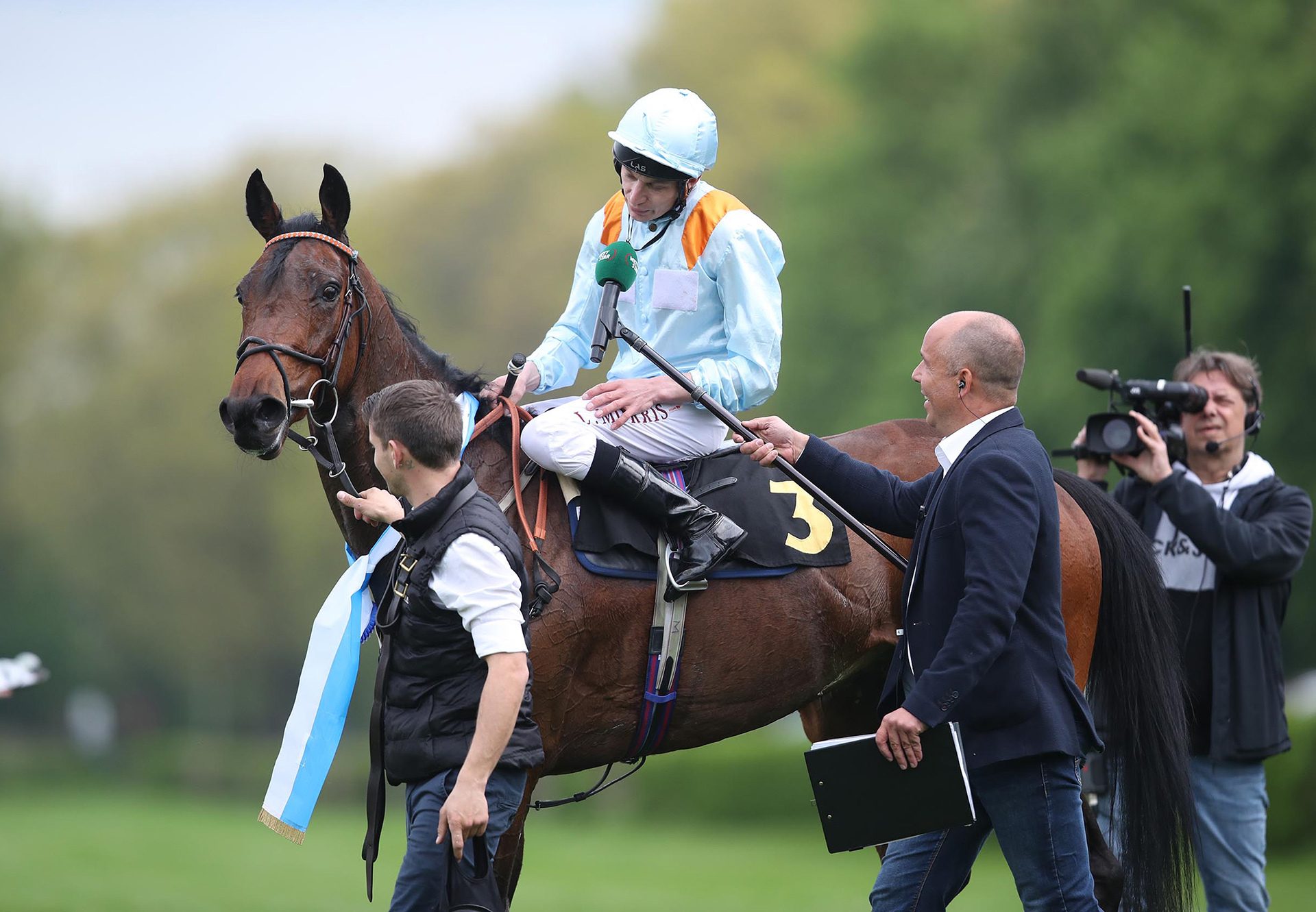 Brave Emperor (Sioux Nation) winning the Gr.3 Dr Busch Memorial at Krefeld