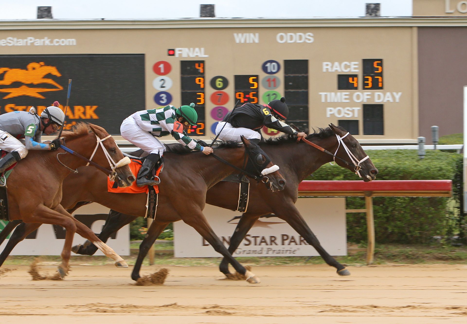 Catchusifyoucan (Practical Joke) winning at Lone Star Park