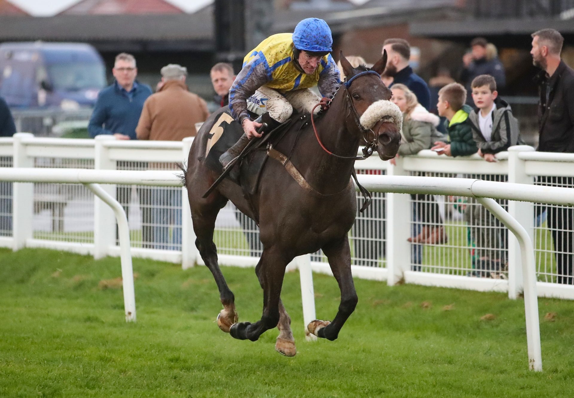 Chuvelo (Milan) winning a bumper at Carlisle