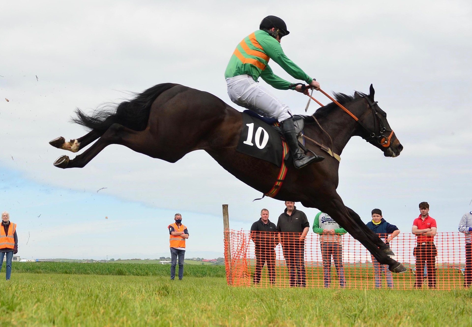 Crypto Currency (Yeats) Wins The 4YO Maiden At Kirkistown