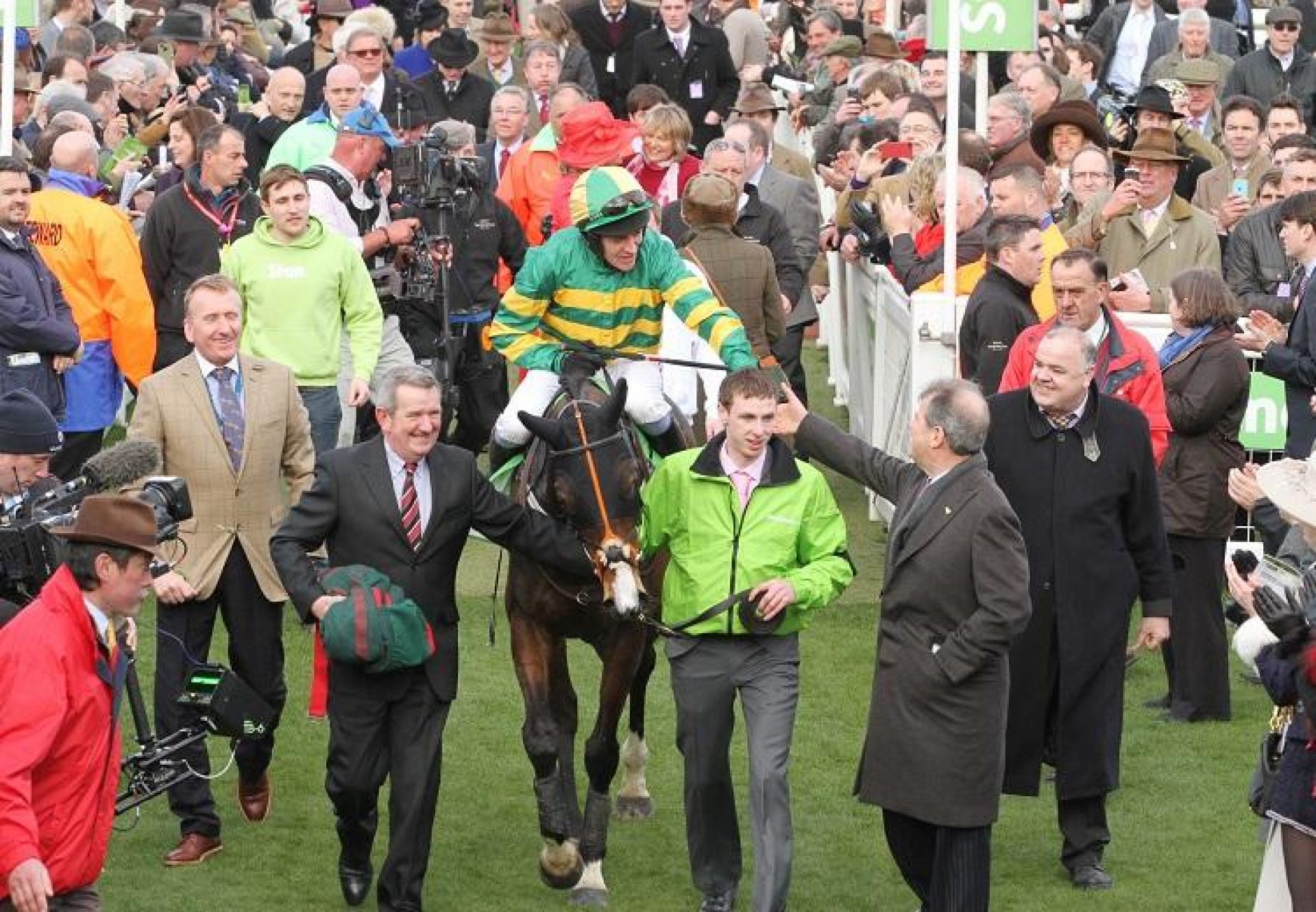 Jezki with connection after winning the G1 Champion Hurdle at Cheltenham