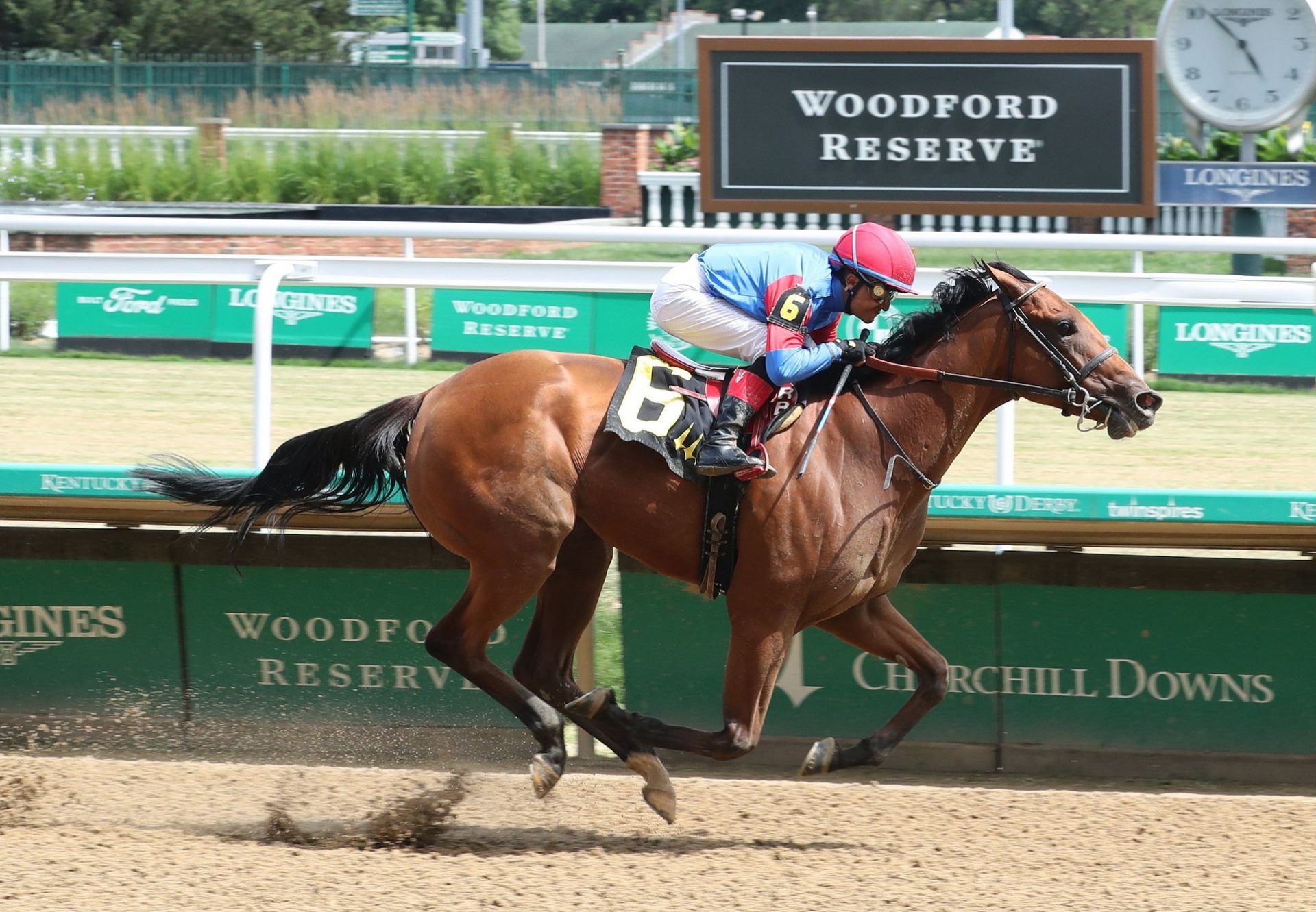 Just Cindy (Justify) winning at Churchill Downs