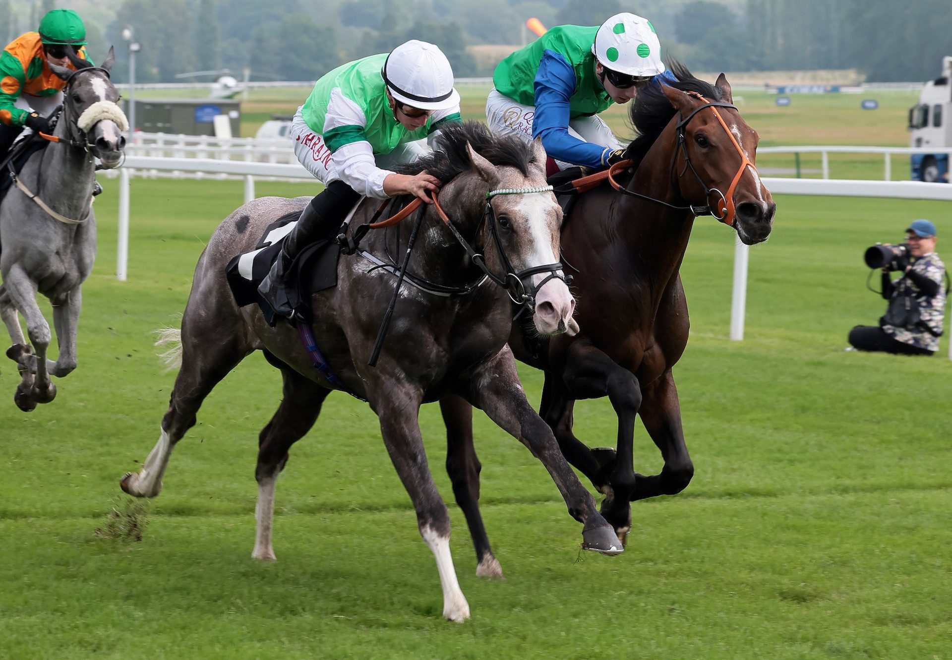 Kingswood Flyer (Sioux Nation) Wins At Newbury