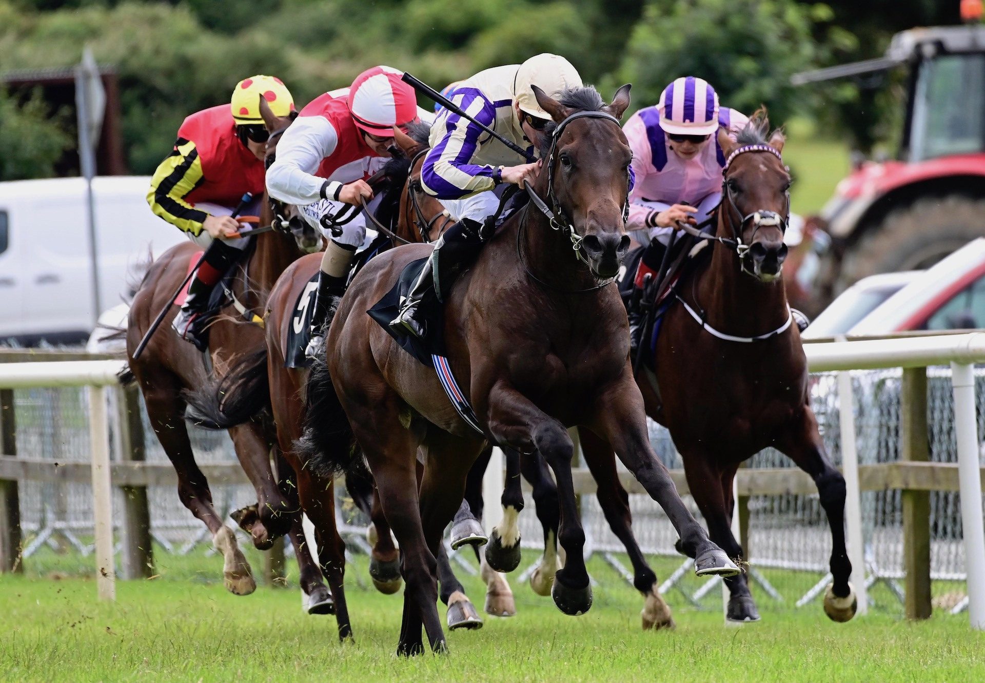 Lakota Seven (Sioux Nation) Wins At Bellewstown