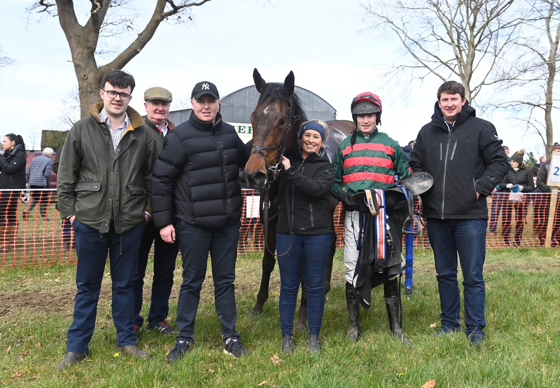 Nas Na Riogh (Walk In The Park) wins at Lisronagh