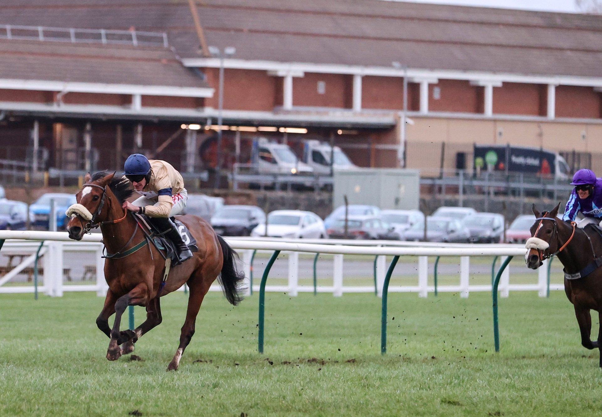 Nifty Getaway (Getaway) Wins The Mares Bumper At Ayr