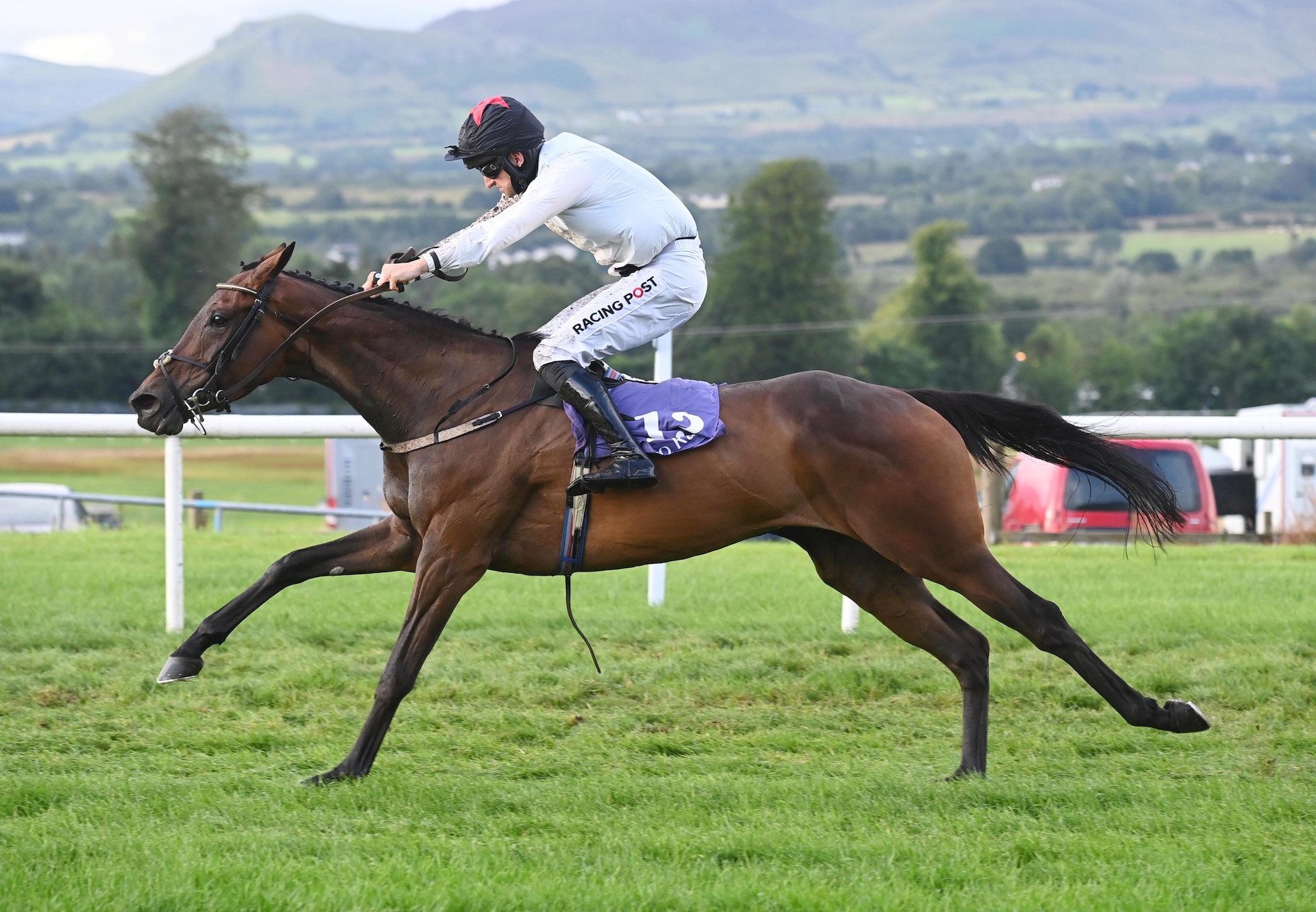 Nos Na Gaoithe (Yeats) Wins The Mares Bumper At Sligo