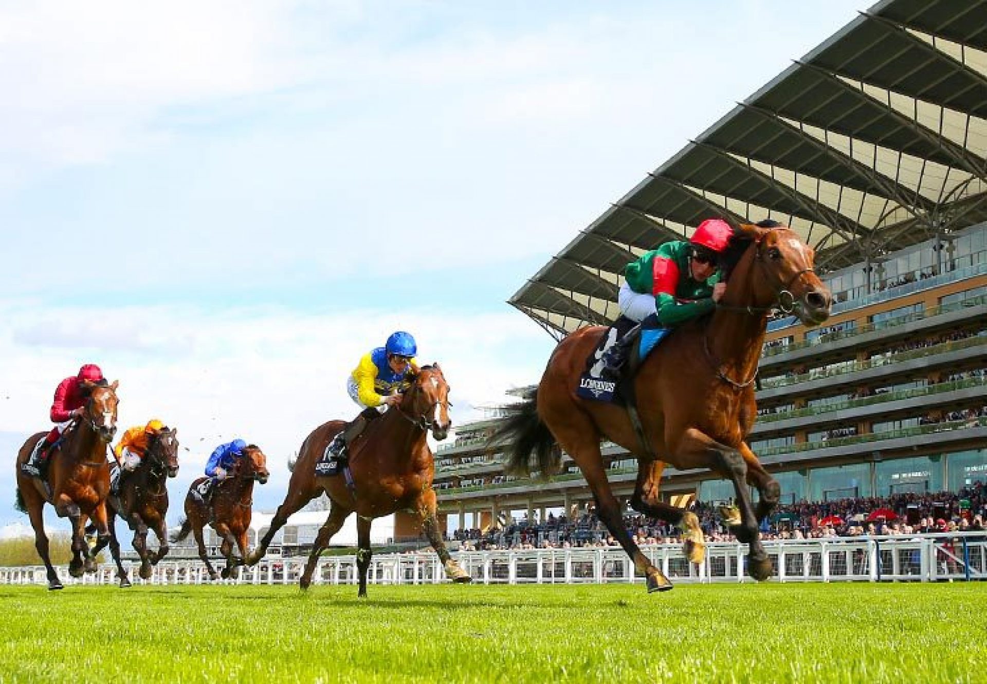 Mizzou (Galileo) winning the G3 Sagaro Stakes at Sandown