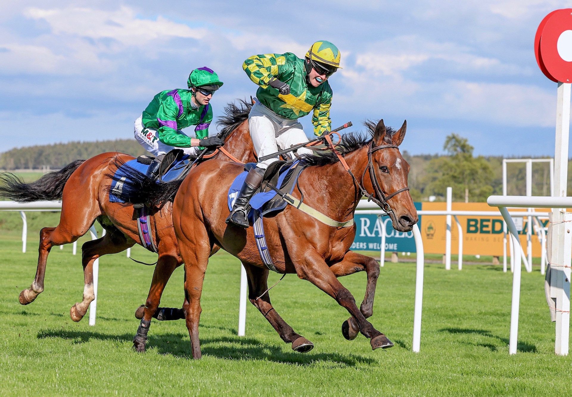 Pipers Cross (Soldier Of Fortune) Wins The Bumper At Kelso