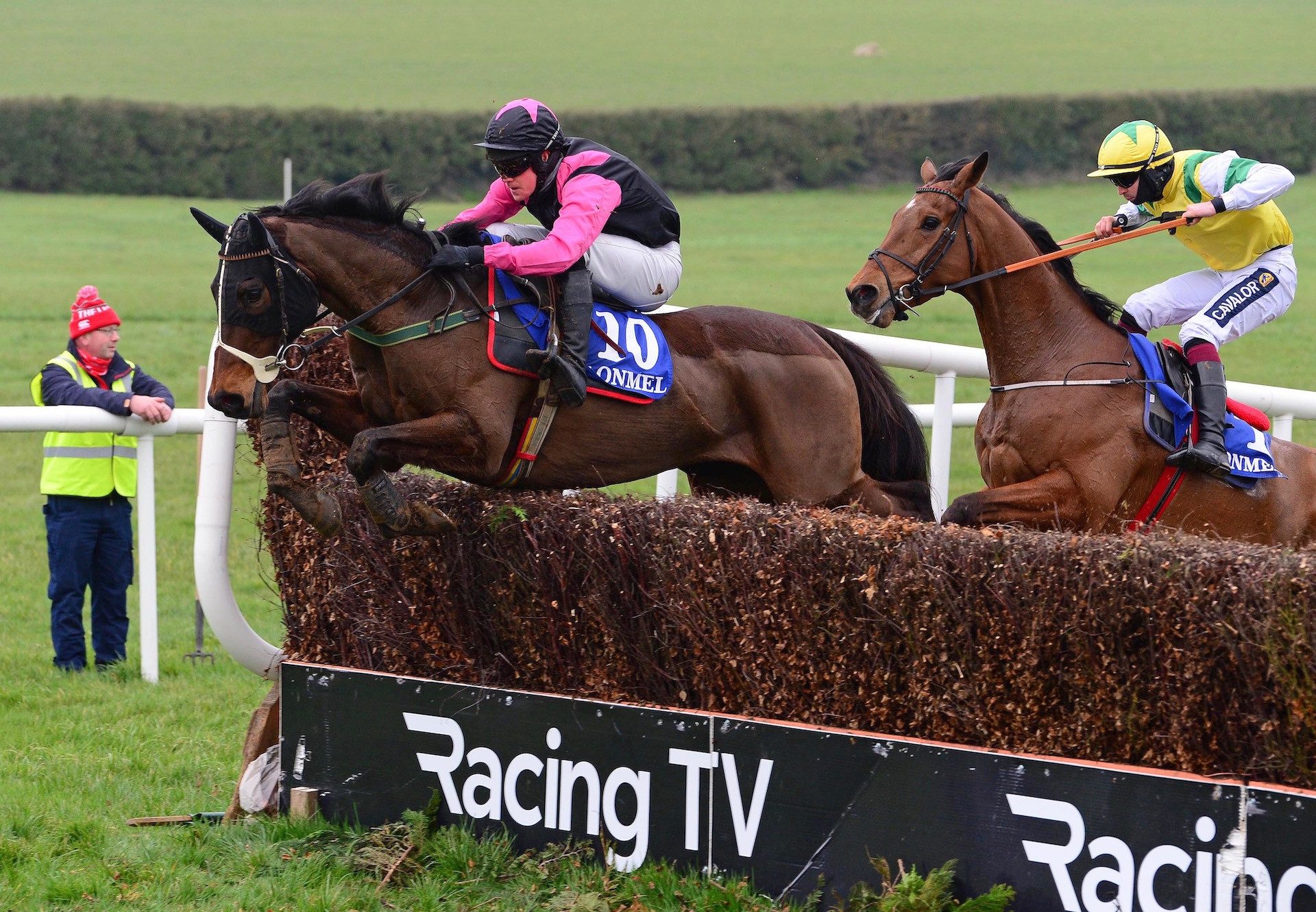 Southerner (Westerner) Wins The Beginners Chase At Clonmel