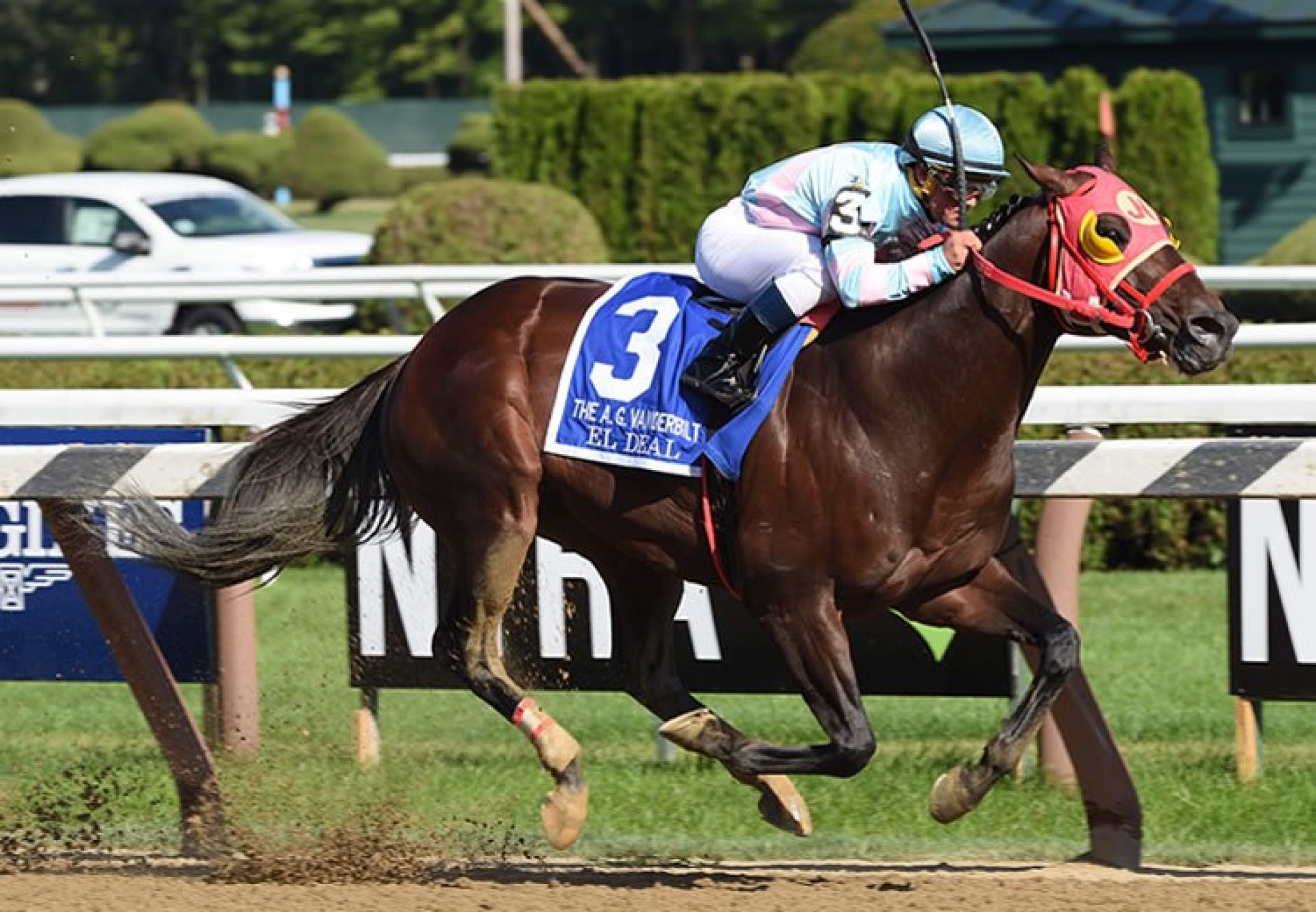 El Deal (Munnings) winning the Vanderbilt Stakes