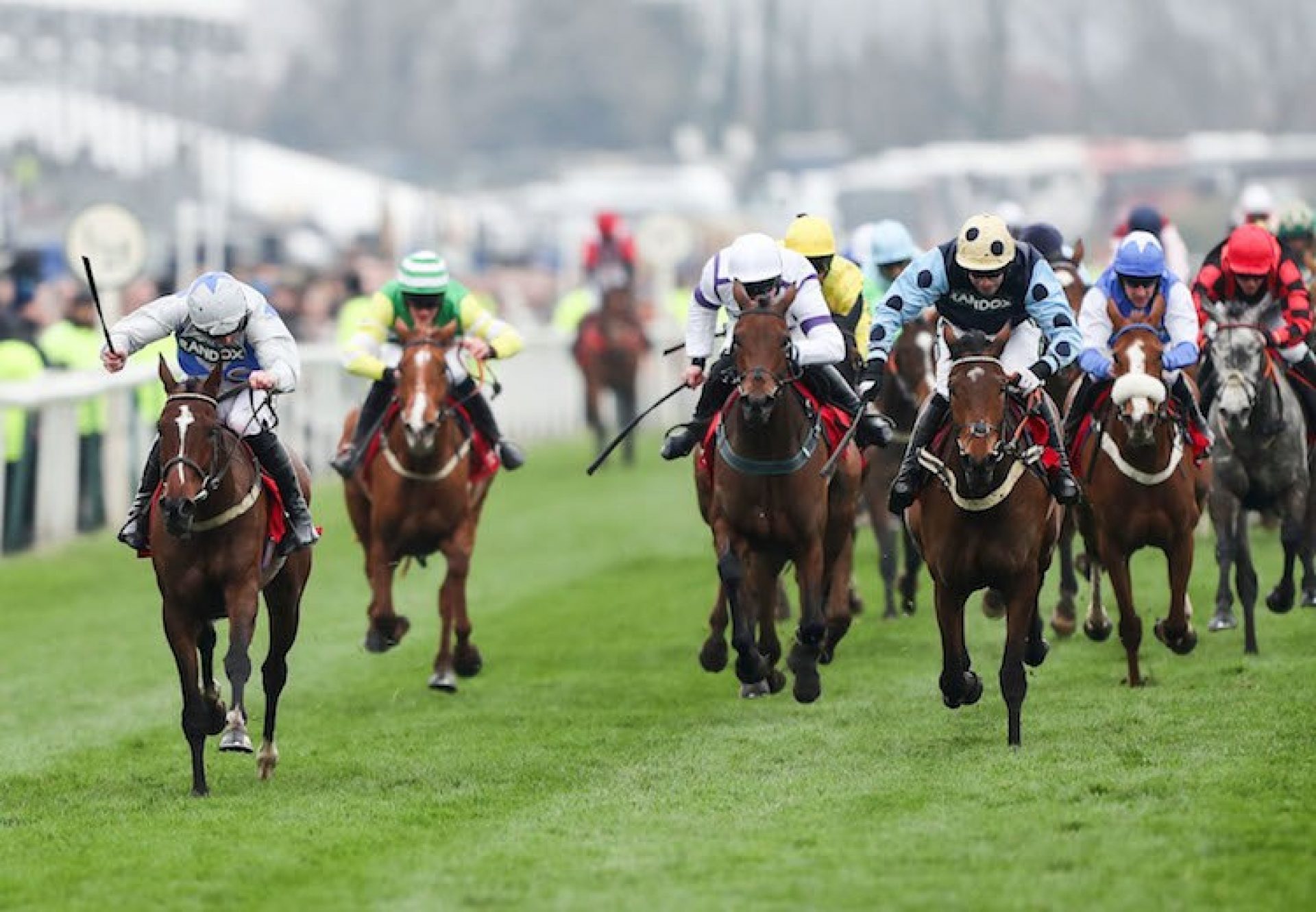 Getaway Katie Mai (Getaway) winning the G2 Bumper at Aintree