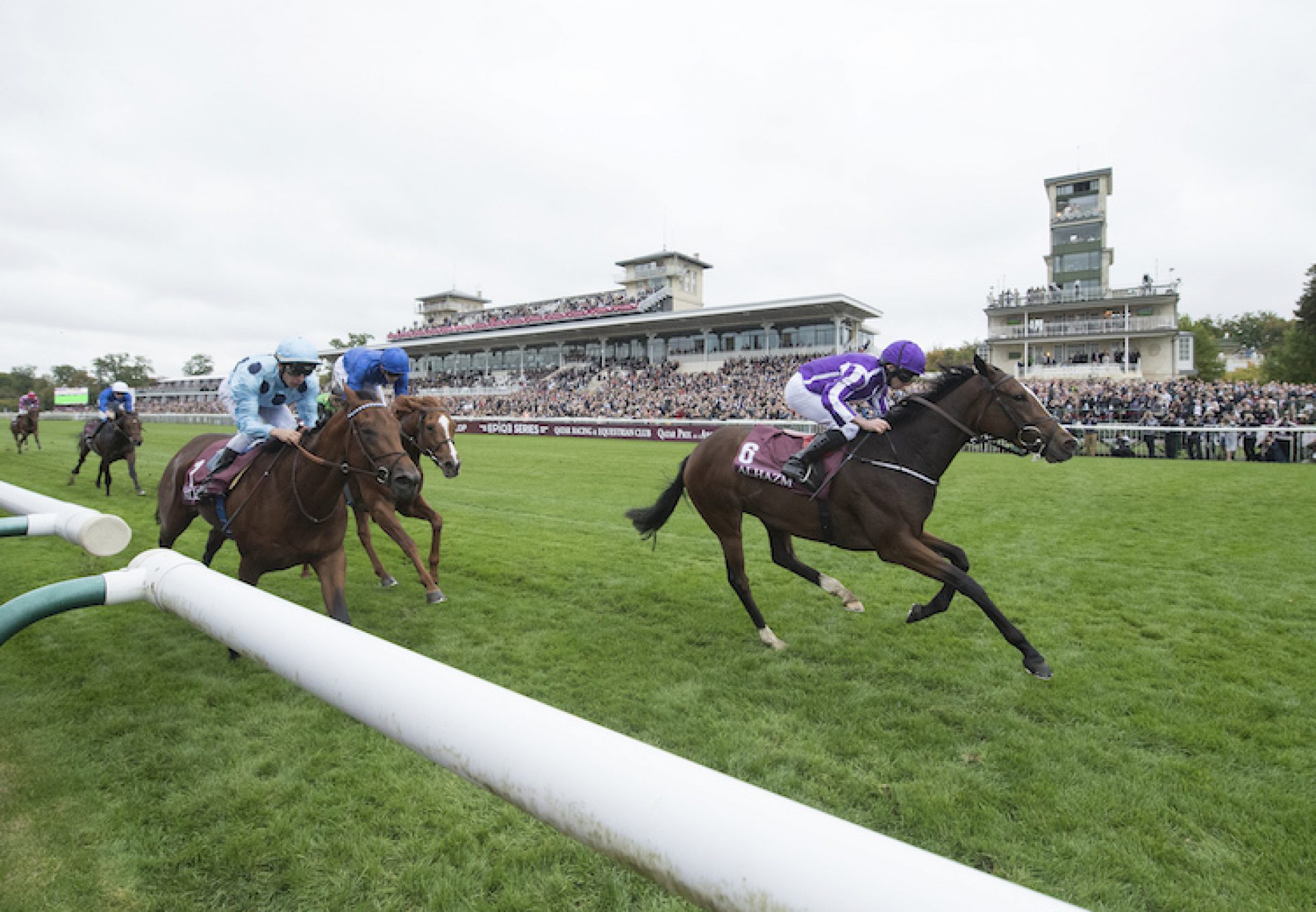 Happily (Galileo) winning the G1 Prix Jean-Luc Lagardere at Chantilly