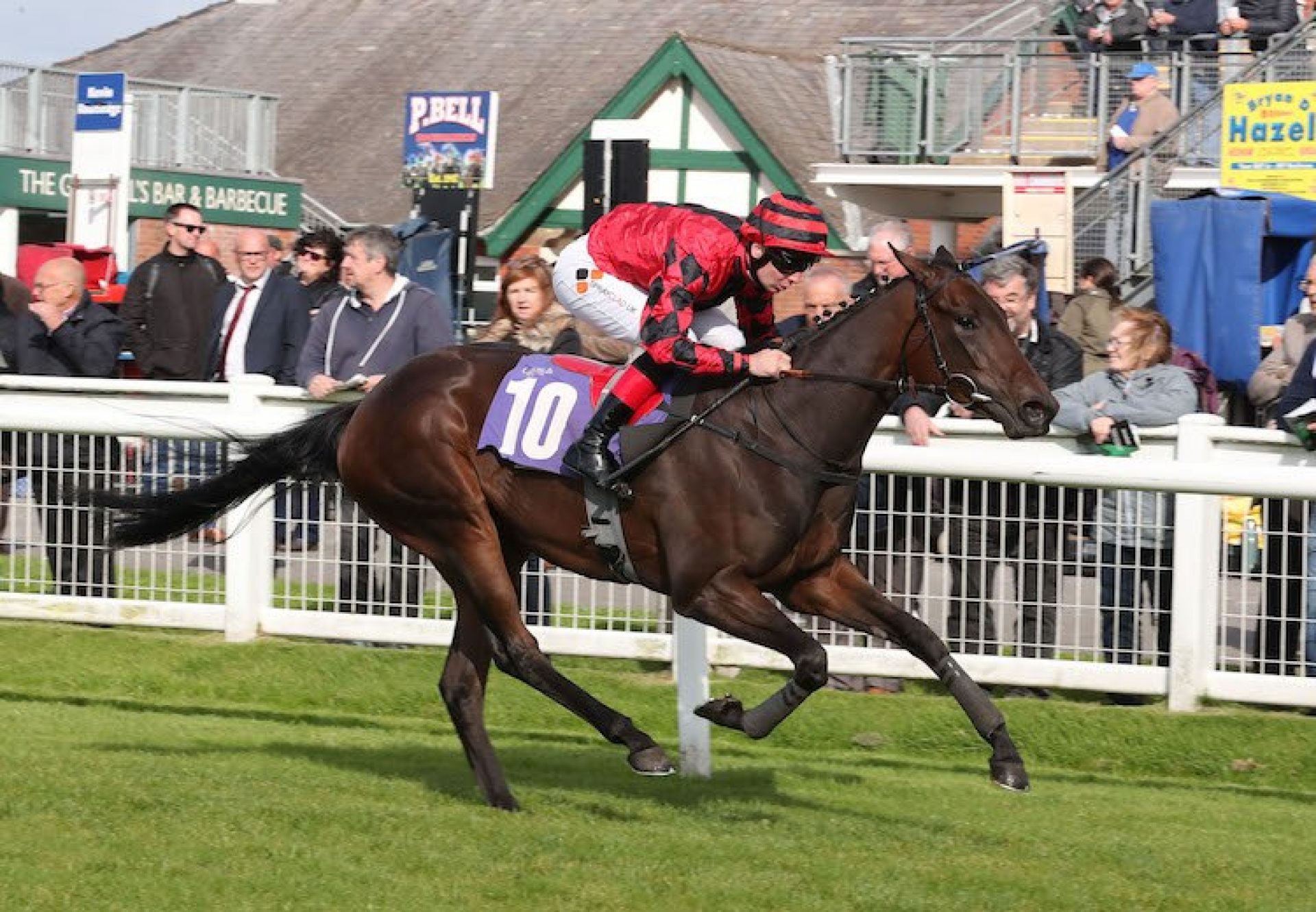 Summer Daydream (Footstepsinthesand) winning the Listed Racing UK Two Year Old Trophy at Redcar