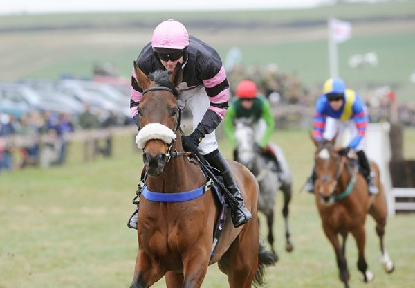Agamemmon (Getaway) winning a point-to-point at Milbourne St Andrew