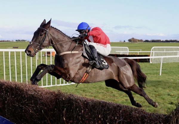 Classic Getaway (Getaway) Wins The Listed Chase At Thurles