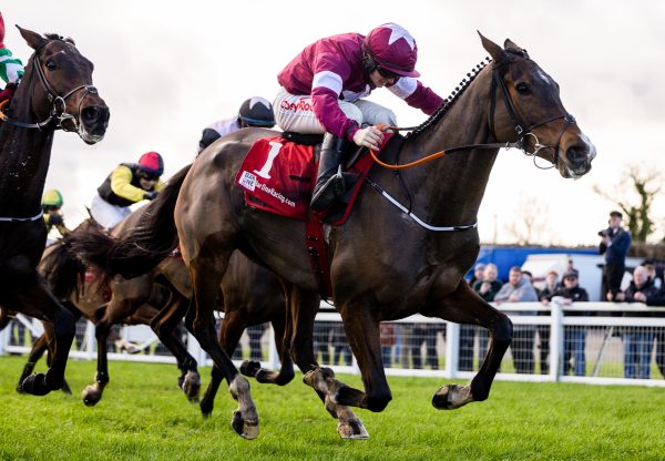 Croke Park (Walk In The Park) Wins The Grade 1 Drinmore Novices Chase Edit