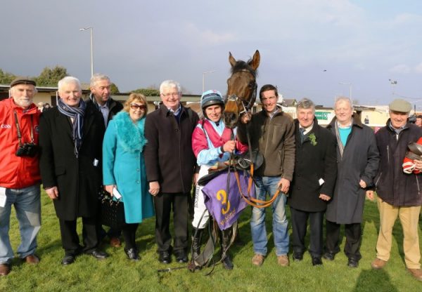 Westerner Point (Westerner) with winning connections