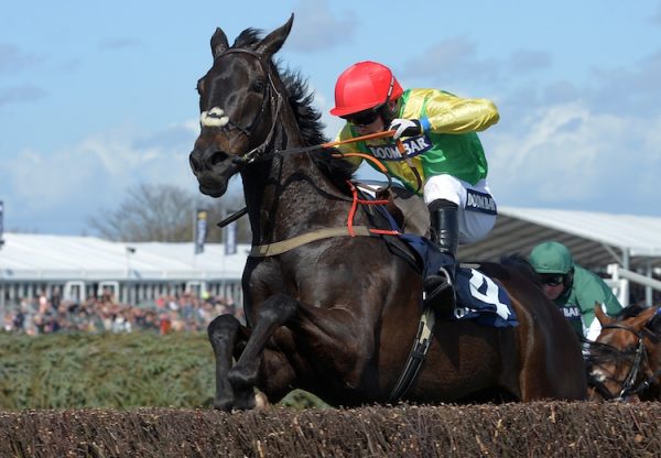 Sizing Granite (Milan) winning the G1 Maghull Novices’ Chase at Aintree